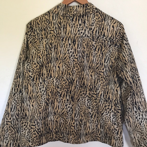 Short Jacket - Picture 2 of 2